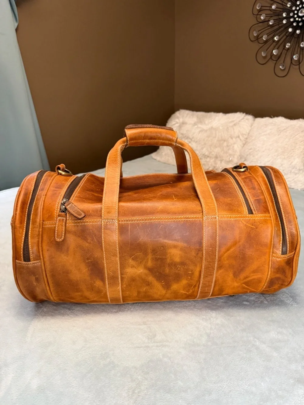 Aaron Leather Goods travel style